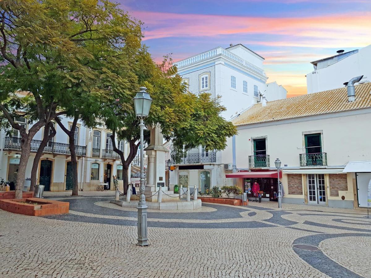 A37 - Casa Alferes In Downtown ラゴス エクステリア 写真
